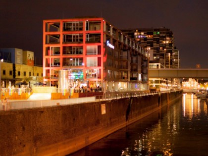 Фото: Wartesaal im Zollhafen